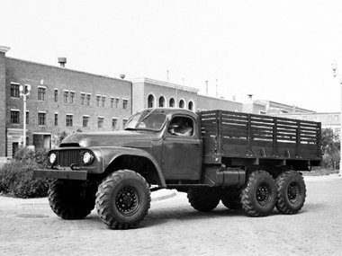 slide image for gallery: 24797 | Первым китайским автомобилем был советский грузовик