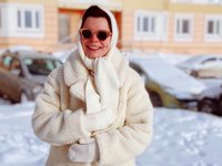 Content image for: 519839 | Жена Петросяна вышла на прогулку в белой шубе и платке