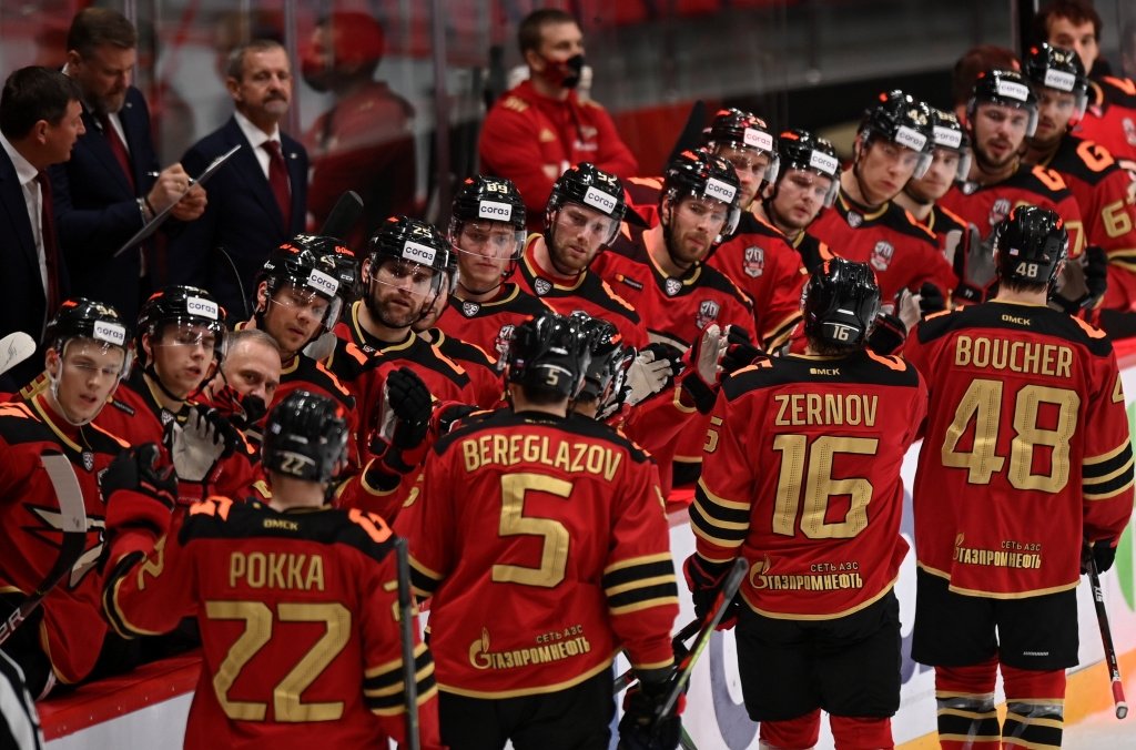 «Авангард» обыграл «Металлург» и стал третьим полуфиналистом плей-офф КХЛ