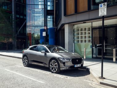 slide image for gallery: 23887 | Car of the Year 2019