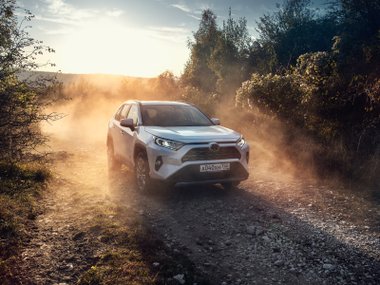 slide image for gallery: 25241 | Toyota Rav4