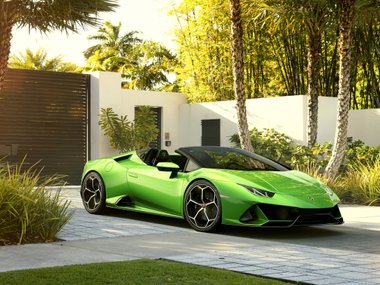 slide image for gallery: 27817 | Lamborghini Huracán EVO Spyder