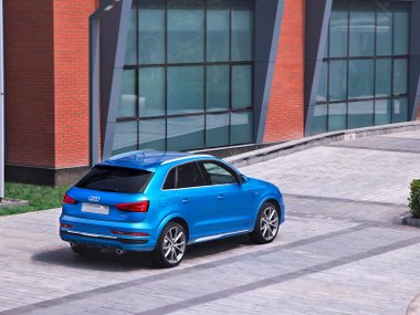 slide image for gallery: 21407 | Audi Q3