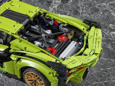 slide image for gallery: 26068 | Lego Lamborghini