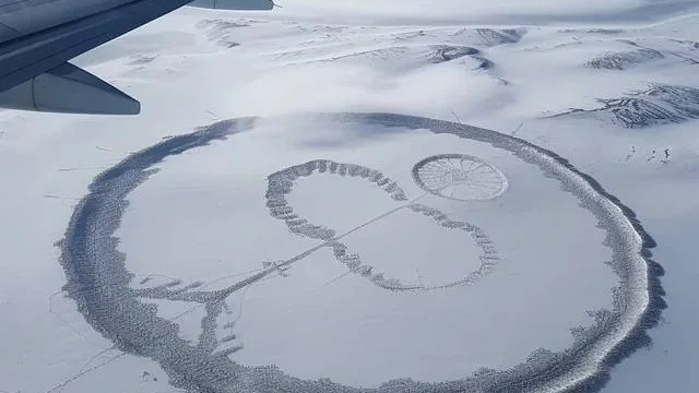 НЛО и скелеты во льдах Антарктиды