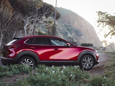 slide image for gallery: 26995 | Mazda CX-30