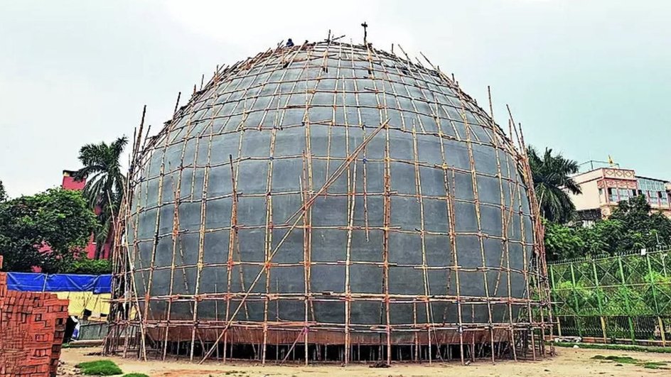 Kolkata Sphere Pandal на этапе строительства