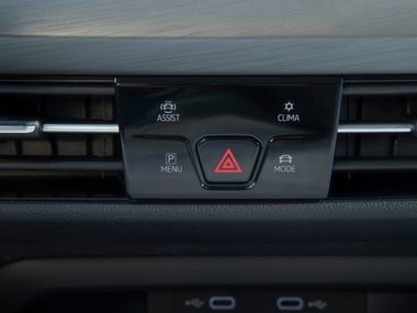 slide image for gallery: 25433 | Volkswagen Golf