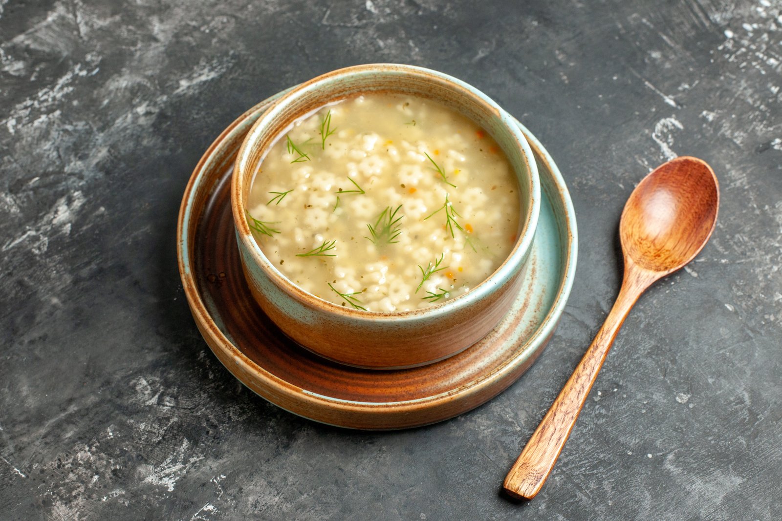 Самый вкусный обед: ароматный куриный суп со «звездочками»