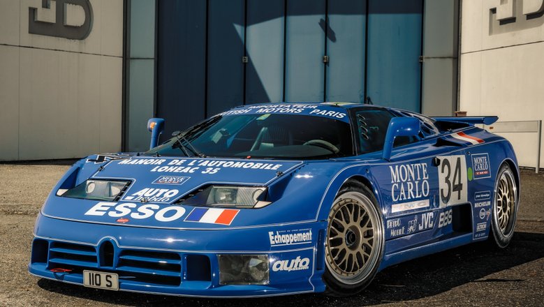 Специально для марафона «24 часа Ле-Мана» 1994 года была подготовлена и гоночная Bugatti EB110. Удивительно, но машина сходу показала не только хорошую скорость (в один момент опытный экипаж шел даже на шестом месте в абсолютном зачете), но и надежность. Однако лопнувшая шина не позволила ей финишировать