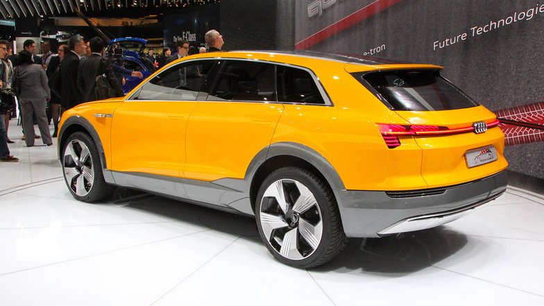 slide image for gallery: 19728 | Audi h-tron quattro