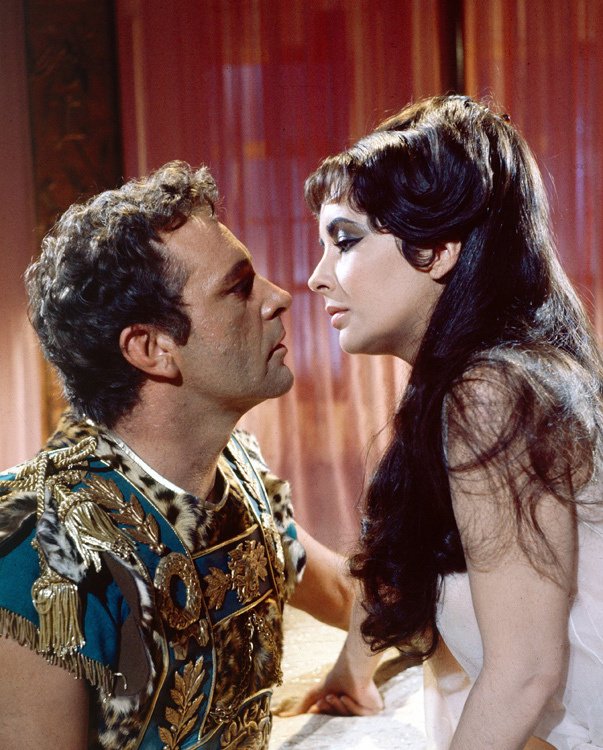 Роман Ричарда и Элизабет начался на съемках фильма «Клеопатра»