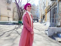 Content image for: 521360 | Молодая жена Петросяна выгуляла розовое пальто за 22 тыс. рублей