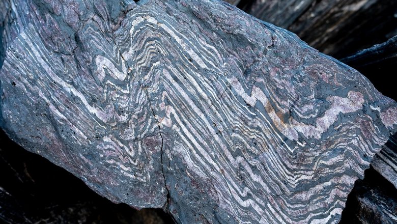Полосчатое железо возрастом 3,7 млрд лет, которое находится в северо-восточной части пояса Исуа.