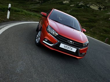 slide image for gallery: 18100 | Lada Vesta