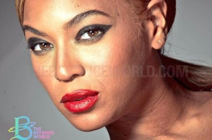 Фан-сайт The Beyonce World разместил необработанные снимки Бейонсе для рекламной кампании косметического бренда