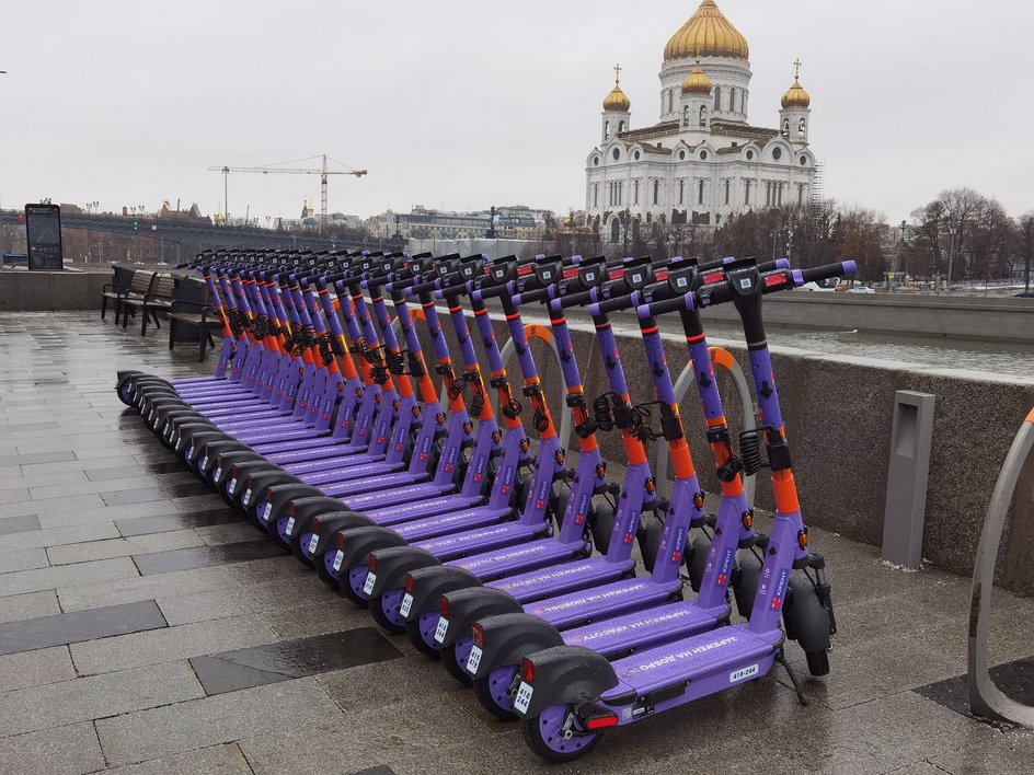 Самокаты на улицах Москвы Самокаты на улицах Москвы