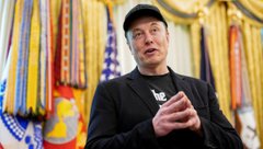 Илон Маск принимает участие в пресс-конференции в Белом доме