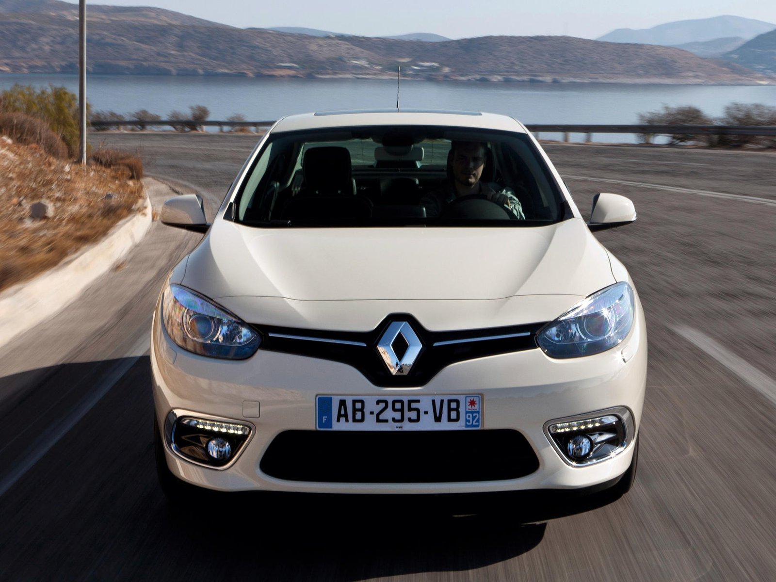 Стоит ли покупать Renault Fluence с пробегом