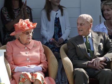 Slide image for gallery: 8897 | Ее Величество королева Елизавета II и Его Королевское Высочество принц Филипп, герцог Эдинбургский
