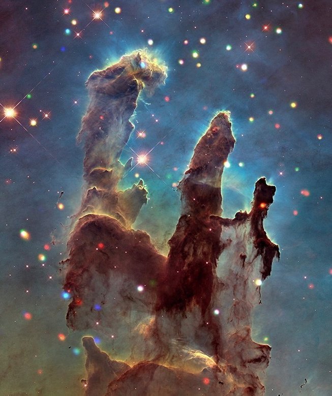 «Столпы Творения» от «Хаббла». Почувствуйте разницу. Фото: NASA