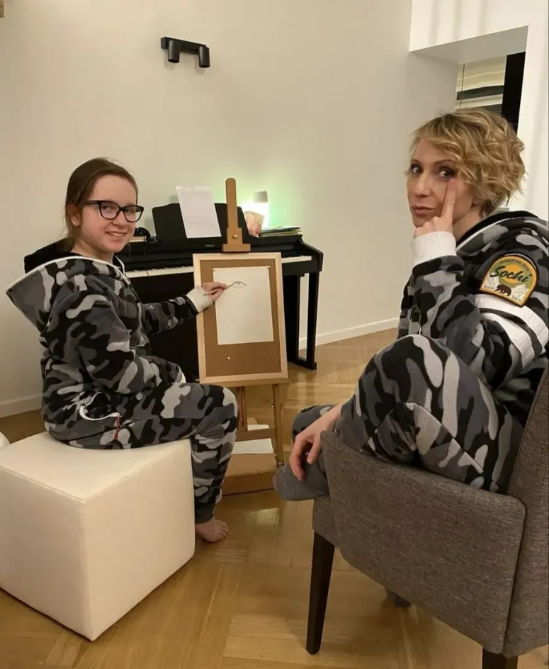 Яна Чурикова с дочерью Яна Чурикова с дочерью