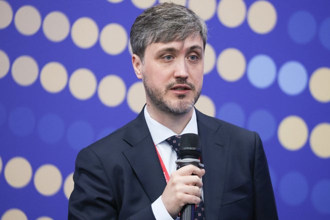 Губернатор Антон Еремчук на ПМЭФ-2025: Чукотка показала рост продолжительности жизни и победила младенческую смертность. Губернатор Антон Еремчук на ПМЭФ-2025: Чукотка показала рост продолжительности жизни и победила младенческую смертность.