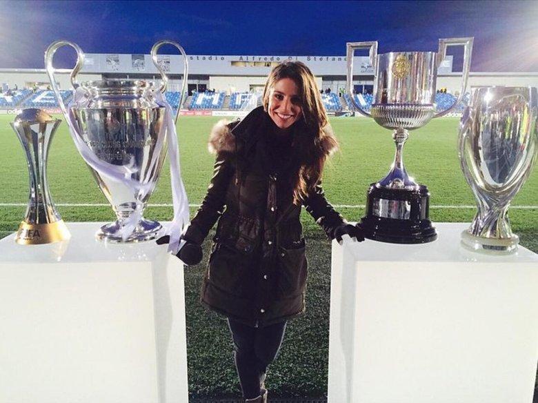 Лусия работает на официальном телеканале клуба «Реал Мадрид», за который Роналду выступает
