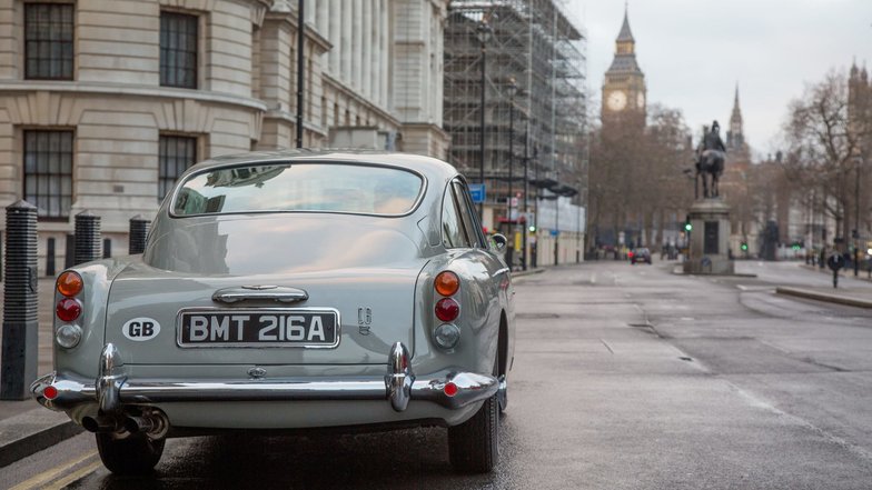slide image for gallery: 26213 | Aston Martin DB5 Goldfinger