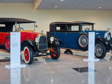 slide image for gallery: 24249 | Выставка автомобилей в Домодедово
