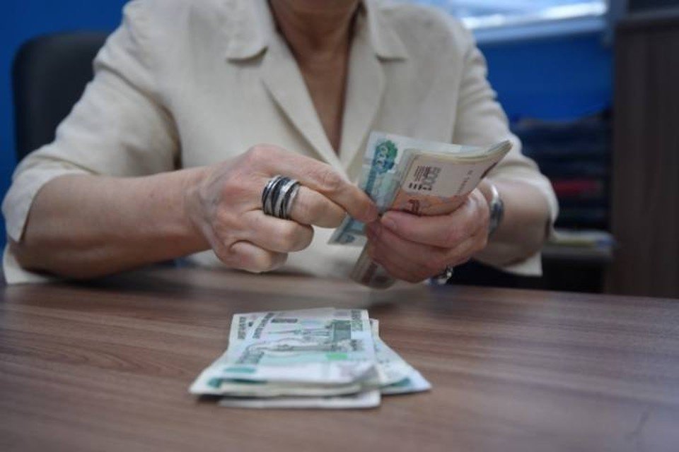 Жительница Шелехова около 27 лет незаконно получала пенсию по выслуги лет -  Новости Mail.ru