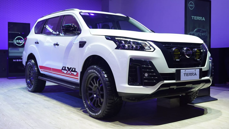 Nissan Terra — среднеразмерный внедорожник, построен на базе Nissan Navara D23 и продаётся только на рынках Юго-восточной Азии и в Китае Nissan Terra — среднеразмерный внедорожник, построен на базе Nissan Navara D23 и продаётся только на рынках Юго-восточной Азии и в Китае