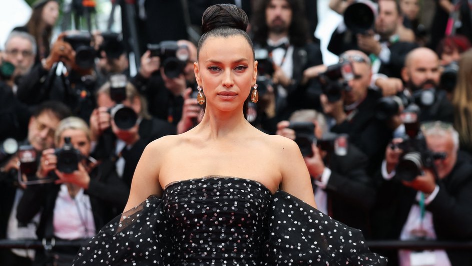 Открытие Каннского кинофестиваля 2025: Ирина Шейк в Armani Privé Открытие Каннского кинофестиваля 2025: Ирина Шейк в Armani Privé