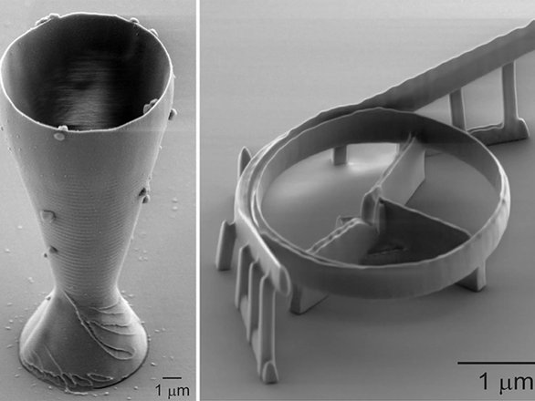 Оригинал снимка. Справа – оптический резонатор, напечатанный тем же способом, что и бокал. Фото: Королевский технологический институт KTH