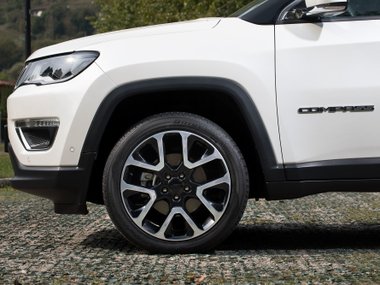 slide image for gallery: 23853 | Jeep Compass