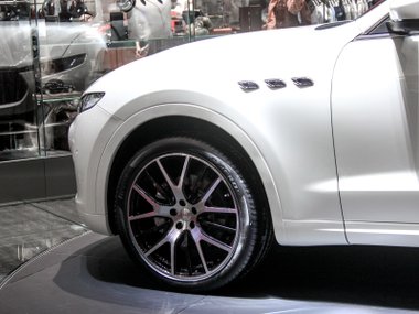 slide image for gallery: 20528 | Maserati Levante