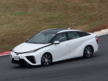 slide image for gallery: 19166 | Toyota Mirai