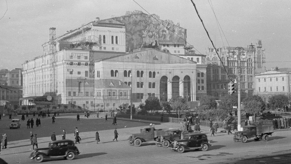 Маскировка Большого театра, Великая Отечественная война Маскировка Большого театра, Великая Отечественная война