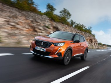 slide image for gallery: 27061 | Peugeot 2008