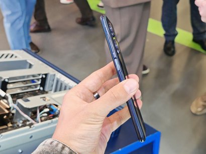 Российские смартфоны «Алькор» и «Мицар» показали вживую Российские смартфоны «Алькор» и «Мицар» показали вживую