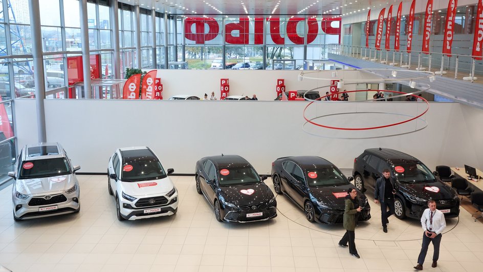 Продажа автомобилей с пробегом в автомобильном салоне "Рольф" Продажа автомобилей с пробегом в автомобильном салоне "Рольф"