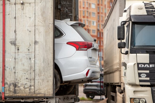 Автомобиль привезен по параллельному импорту в автовозе