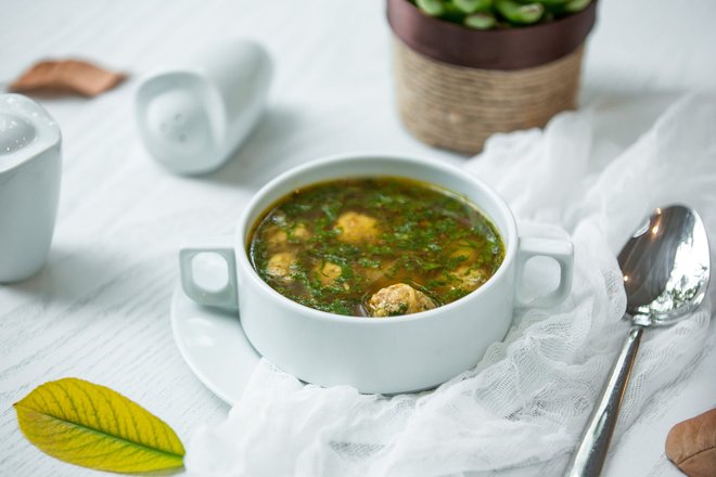 Вкусный суп из кролика с фрикадельками Вкусный суп из кролика с фрикадельками