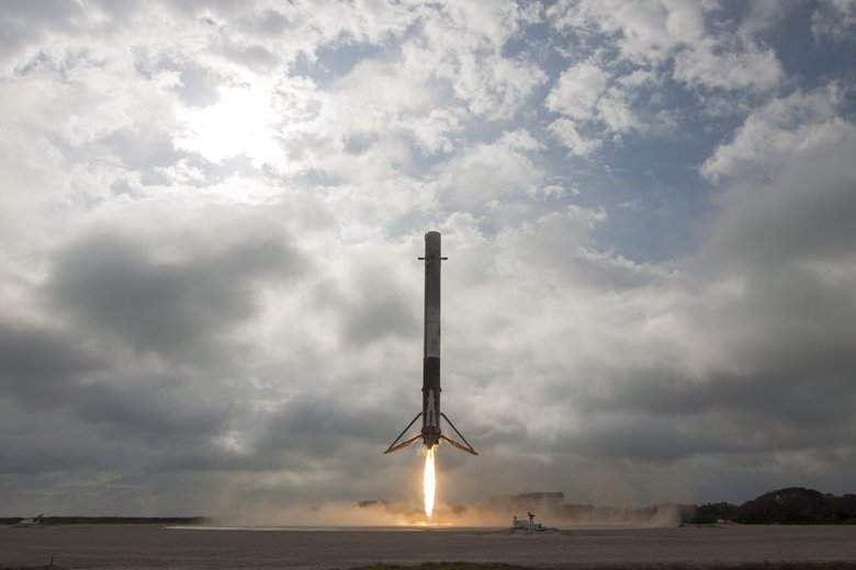 Falcon 9 / Flickr: Official SpaceX Photos