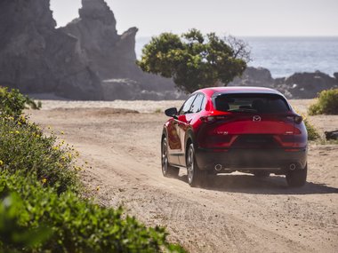 slide image for gallery: 26995 | Mazda CX-30