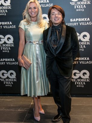 Slide image for gallery: 5666 | Дизайнер Валентин Юдашкин появился на церемонии вместе с супругой Мариной