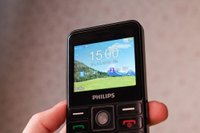 Обзор Philips Xenium E207. Идеальный телефон для&nbsp;пожилых людей