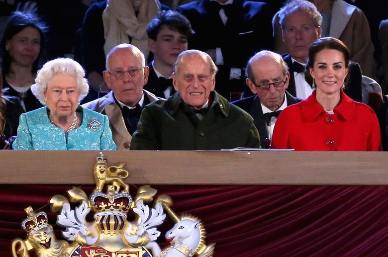 Королевская семья отметила юбилей Елизаветы II скачками