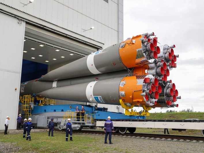 Транспортировка ракеты-носителя Союз-2.1б Транспортировка ракеты-носителя Союз-2.1б