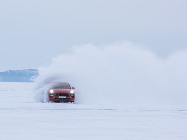slide image for gallery: 27671 | 300 километров в час по льду Байкала